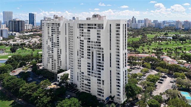 20225 NE 34th Ct 817, Aventura, FL 33180
