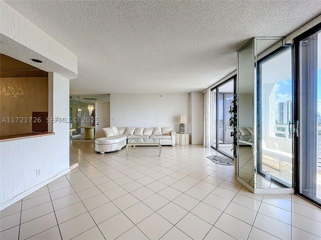 20225 NE 34th Ct 817, Aventura, FL 33180