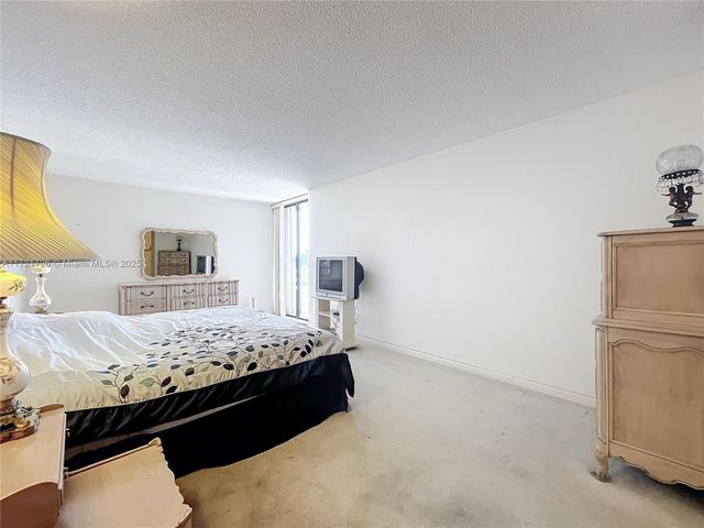 20225 NE 34th Ct 817, Aventura, FL 33180