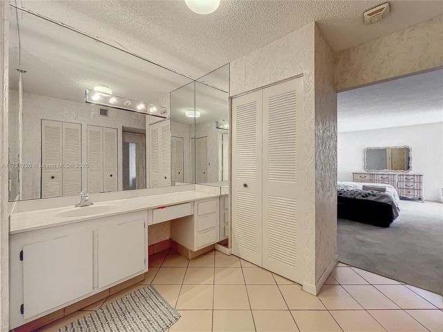 20225 NE 34th Ct 817, Aventura, FL 33180