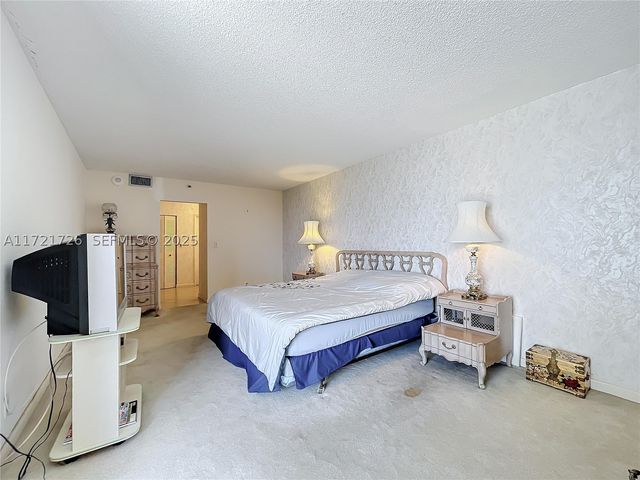 20225 NE 34th Ct 817, Aventura, FL 33180