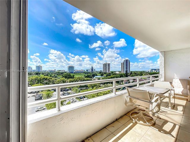 20225 NE 34th Ct 817, Aventura, FL 33180