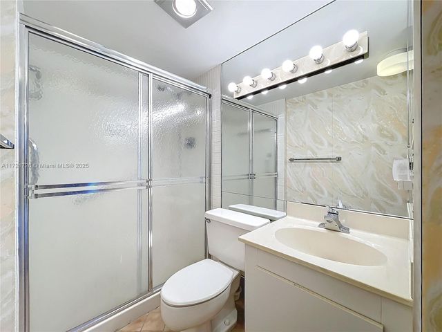 20225 NE 34th Ct 817, Aventura, FL 33180