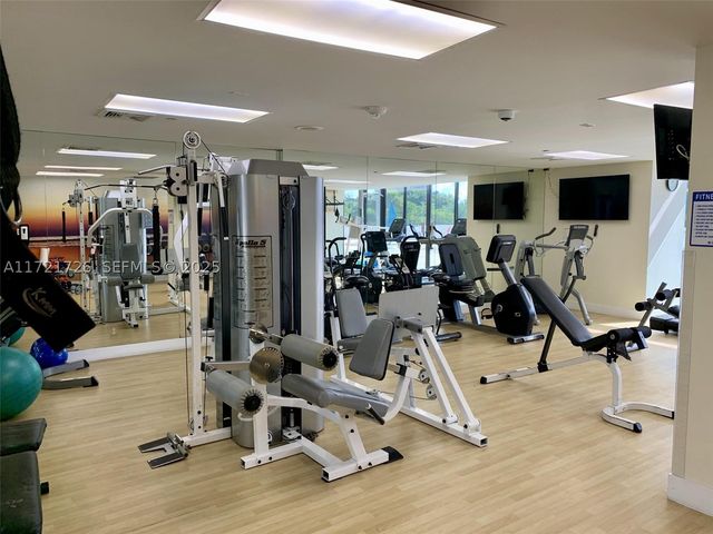 20225 NE 34th Ct 817, Aventura, FL 33180