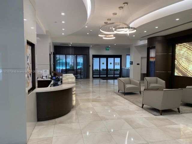 20225 NE 34th Ct 817, Aventura, FL 33180