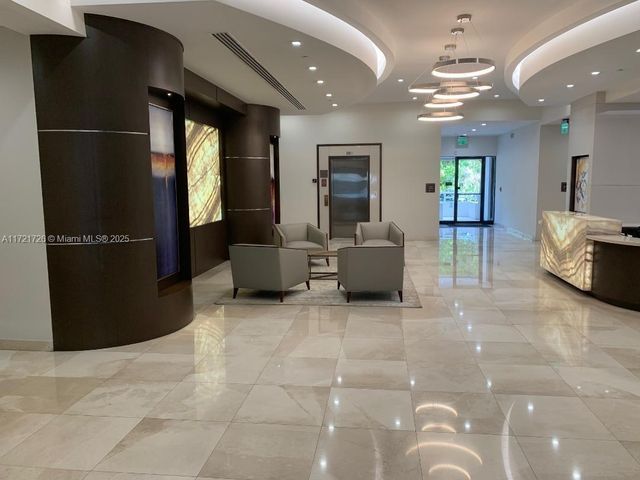 20225 NE 34th Ct 817, Aventura, FL 33180