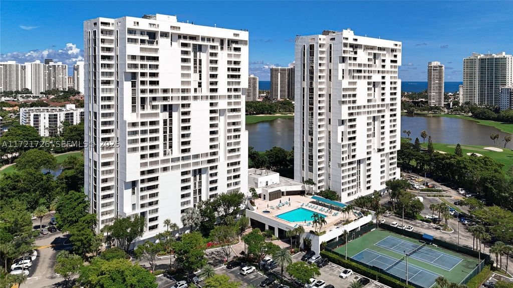 20225 NE 34th Ct 817, Aventura, FL 33180