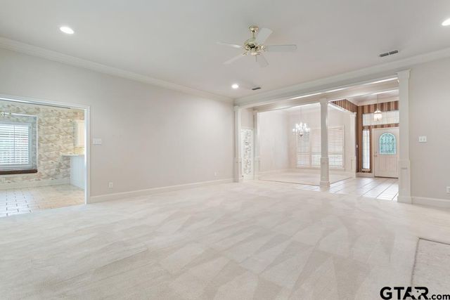 6529 Salisbury Ln, Tyler, TX 75703