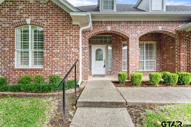6529 Salisbury Ln, Tyler, TX 75703