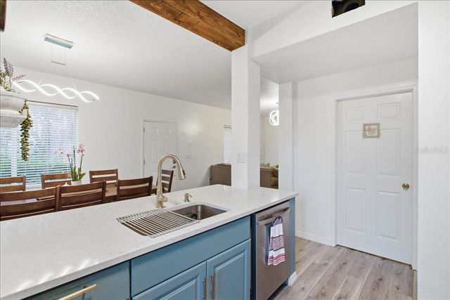 18101 PARADISE POINT DRIVE, Tampa, FL 33647