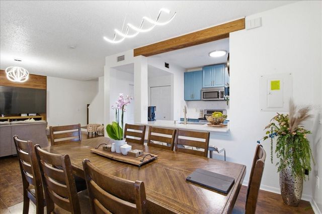 18101 PARADISE POINT DRIVE, Tampa, FL 33647