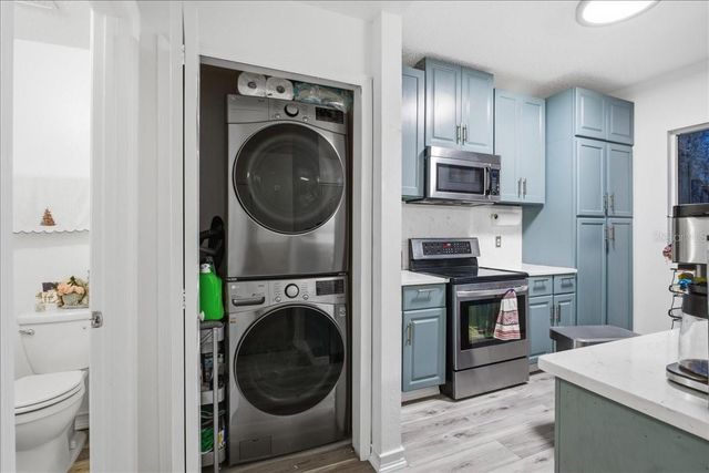 18101 PARADISE POINT DRIVE, Tampa, FL 33647