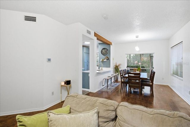 18101 PARADISE POINT DRIVE, Tampa, FL 33647