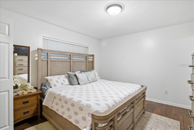 18101 PARADISE POINT DRIVE, Tampa, FL 33647