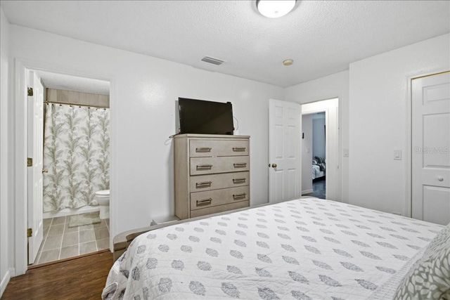 18101 PARADISE POINT DRIVE, Tampa, FL 33647