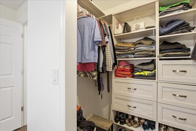 18101 PARADISE POINT DRIVE, Tampa, FL 33647