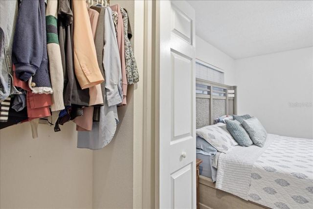 18101 PARADISE POINT DRIVE, Tampa, FL 33647