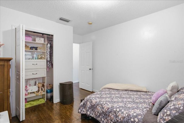 18101 PARADISE POINT DRIVE, Tampa, FL 33647