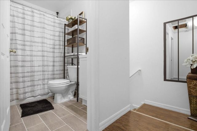 18101 PARADISE POINT DRIVE, Tampa, FL 33647