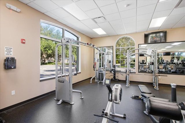 18101 PARADISE POINT DRIVE, Tampa, FL 33647