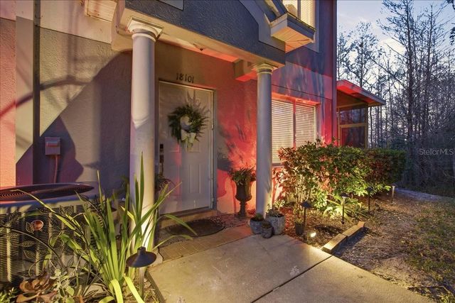 18101 PARADISE POINT DRIVE, Tampa, FL 33647