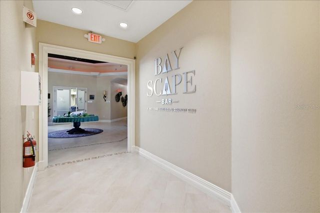 18101 PARADISE POINT DRIVE, Tampa, FL 33647