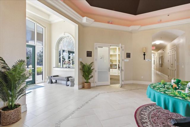 18101 PARADISE POINT DRIVE, Tampa, FL 33647