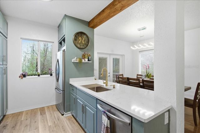 18101 PARADISE POINT DRIVE, Tampa, FL 33647