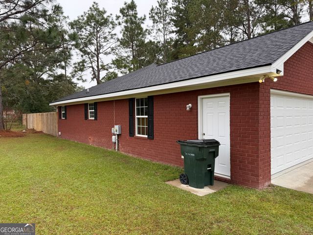 206 Willow Drive, Glennville, GA 30427