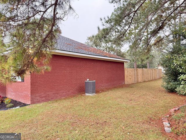 206 Willow Drive, Glennville, GA 30427