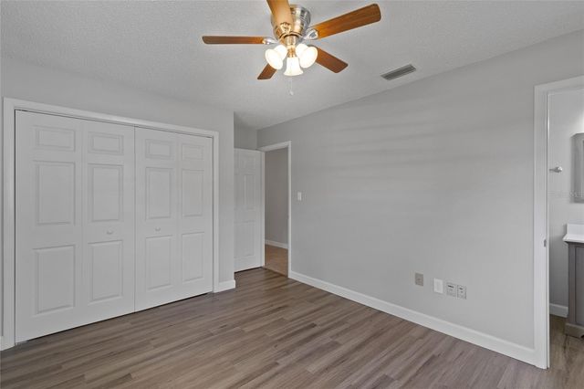 402 CENTURY AVENUE, Fruitland Park, FL 34731