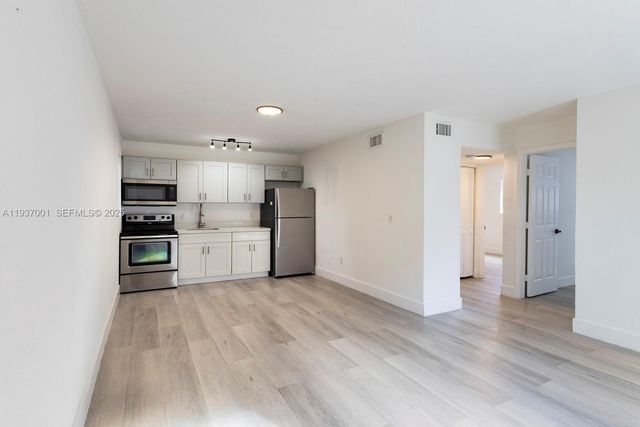 37 NW 59th St 7, Miami, FL 33127