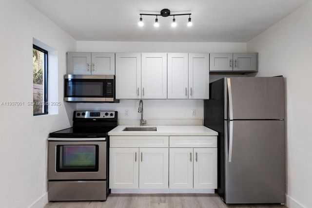 37 NW 59th St 7, Miami, FL 33127