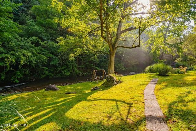 3669 Lindsey Mill Rd, Gatlinburg, TN 37738