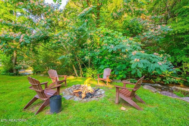 3669 Lindsey Mill Rd, Gatlinburg, TN 37738