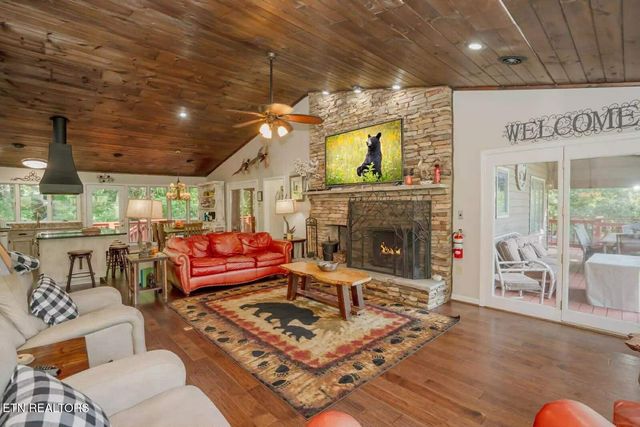 3669 Lindsey Mill Rd, Gatlinburg, TN 37738