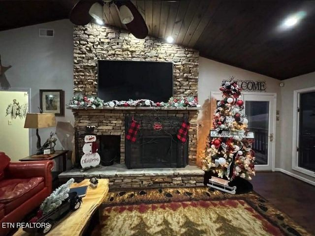 3669 Lindsey Mill Rd, Gatlinburg, TN 37738