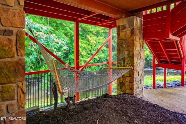 3669 Lindsey Mill Rd, Gatlinburg, TN 37738