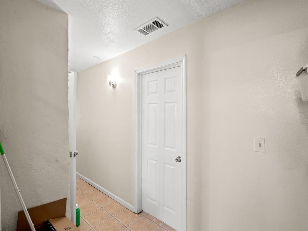 Image 11 of property listing at 4746 E Woodward Avenue, Fresno, CA 93702
