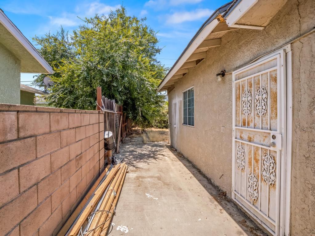 Image 31 of property listing at 4746 E Woodward Avenue, Fresno, CA 93702