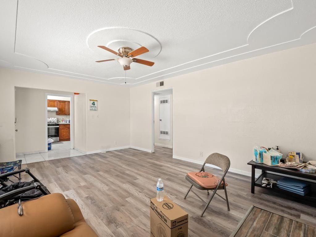Image 5 of property listing at 4746 E Woodward Avenue, Fresno, CA 93702
