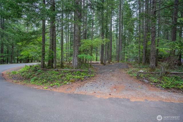 21 N Quinault Place, Hoodsport, WA 98548