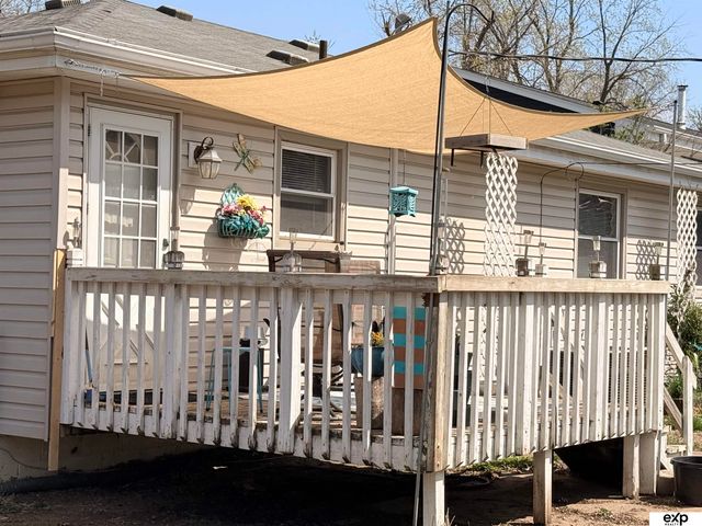 8759 S Glenview Drive, La Vista, NE 68128