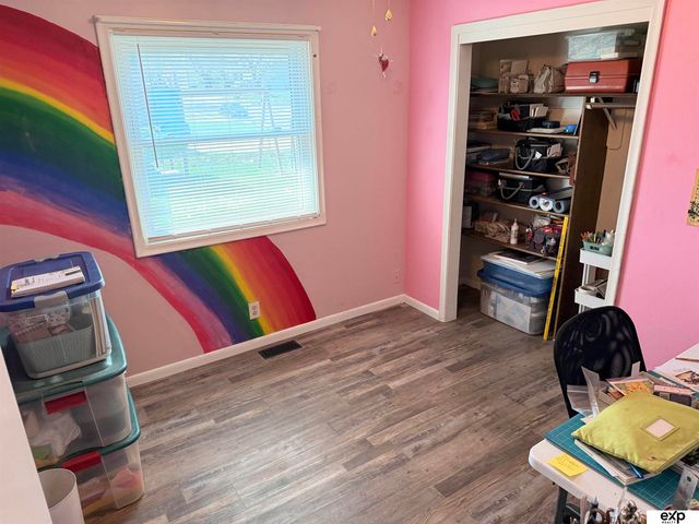 8759 S Glenview Drive, La Vista, NE 68128