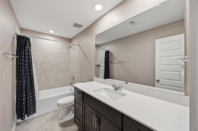 1239 Cascade Hills Drive, Rosharon, TX 77583