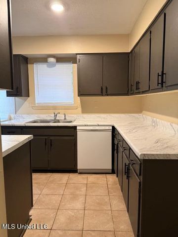 2645 Hillcrest Drive, Horn Lake, MS 38637