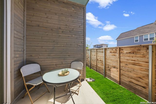 795 N Academy, New Braunfels, TX 78130