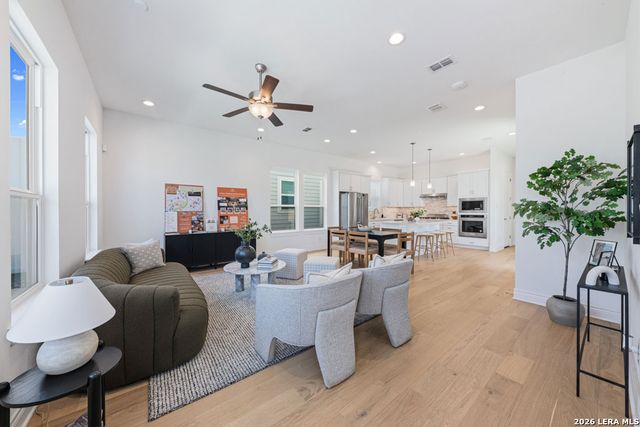 795 N Academy, New Braunfels, TX 78130