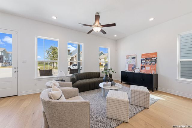 795 N Academy, New Braunfels, TX 78130