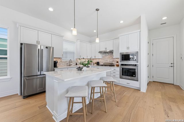 795 N Academy, New Braunfels, TX 78130